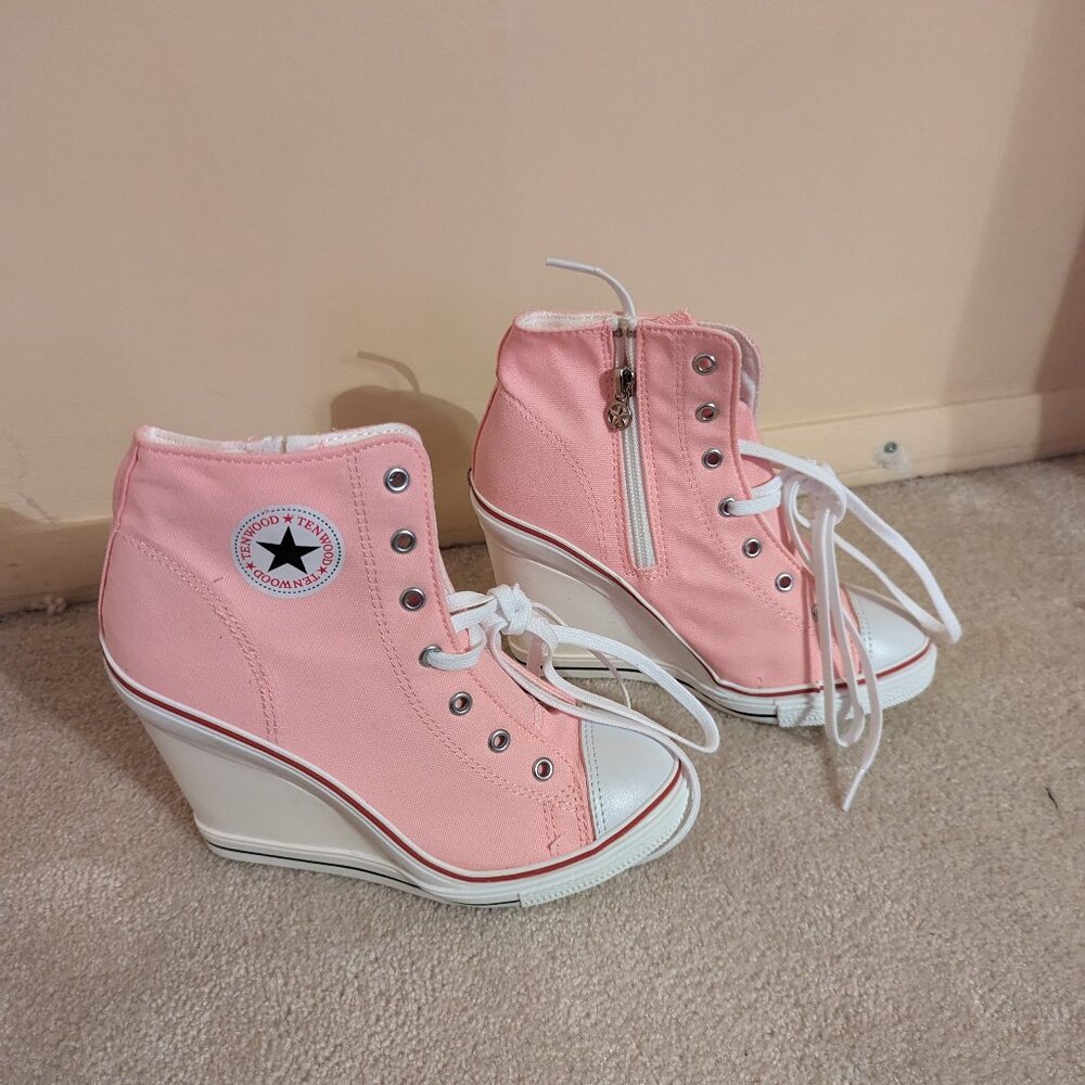 Tenwood Sneaker Heels ~ New Never Worn